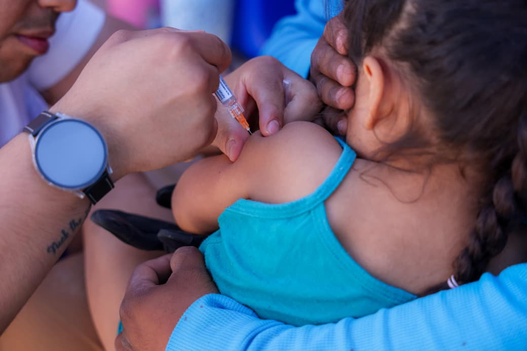 Arranca campaña de vacunación invernal para proteger la salud de las familias