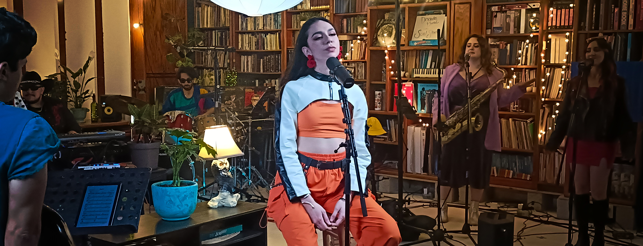 Ivanna Valadez presenta su Live Session