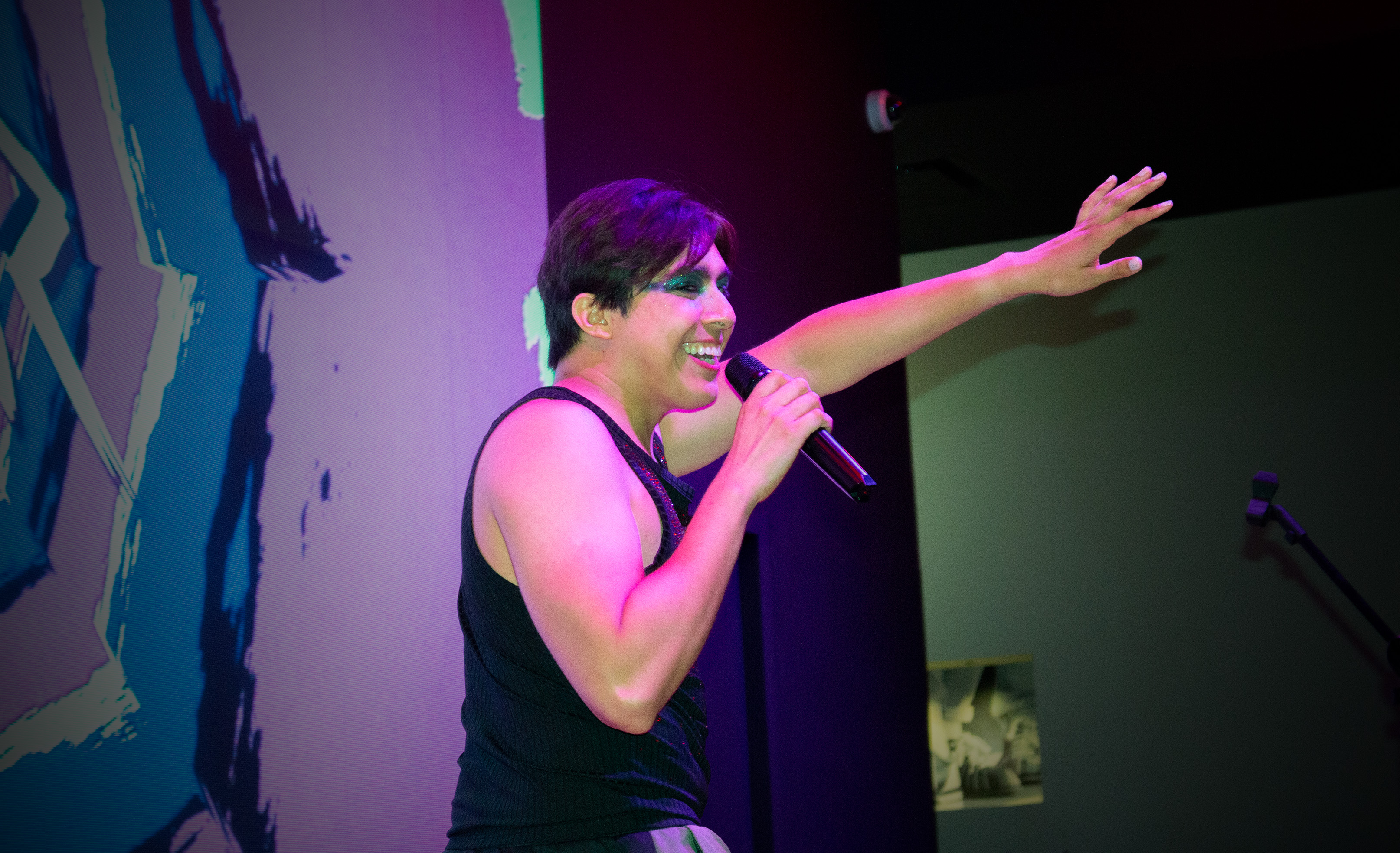 Siomar hizo cantar y bailar a su público