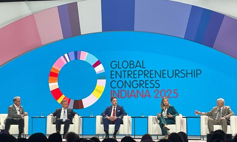 Baja California participa en congreso mundial de emprendimiento
