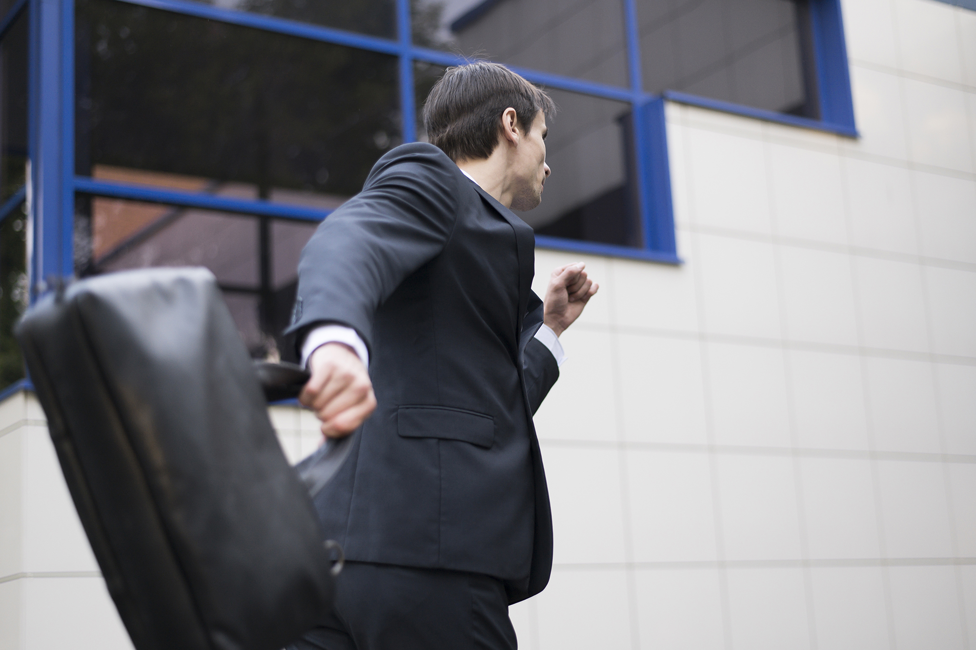 ¿Qué pasa si llego 15 minutos tarde al trabajo? Lo que dice la Ley Federal del Trabajo